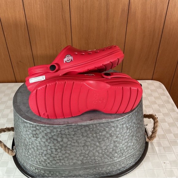 New men’s Ohio State Foco like Croc shoes size sm OSU / Buckeye - Picture 2 of 3